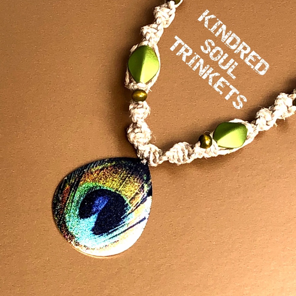 Peacock Feather Pendant Hemp Necklace